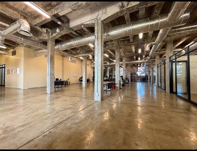 1,508M² OFFICE TO LET IN POINT WATERFRONT